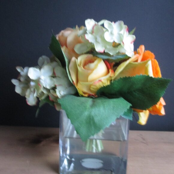 The French Bee Floral - Picture 2 of 3